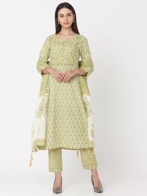 Green color Printed Kurta Set 1