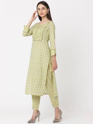 Green color Printed Kurta Set 4