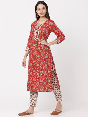 Red & White color Printed Kurta Set 5