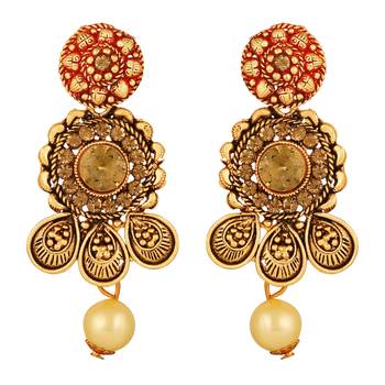 Kundan Pearl Studded Gold toned Necklace Set For Women 4