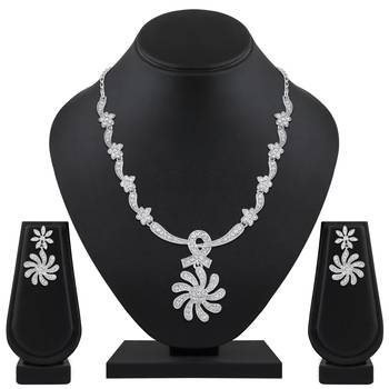 Stylish Silver toned Necklace Set For Women 2