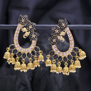 Grey pearl earrings 1