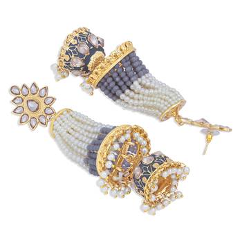 Grey pearl earrings 3