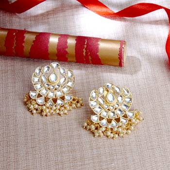 Gold pearl earrings 1