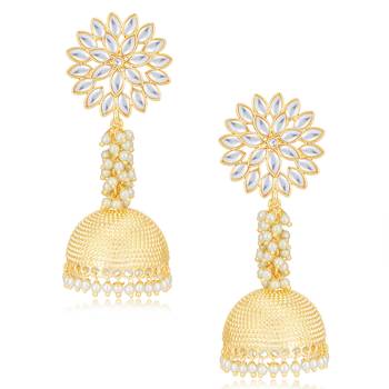 Gold pearl earrings 2