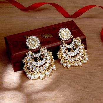 Gold pearl earrings 1