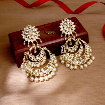 Gold pearl earrings 1