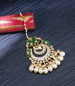 Green pearl maang tikka