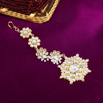 Gold maang tikka 1