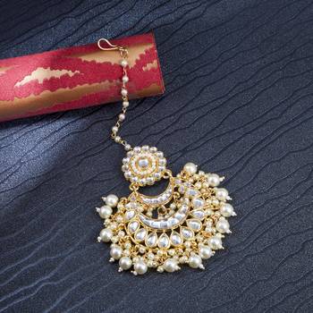 Gold pearl maang tikka 1