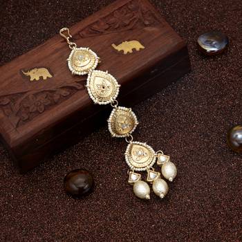 Gold pearl maang tikka 1