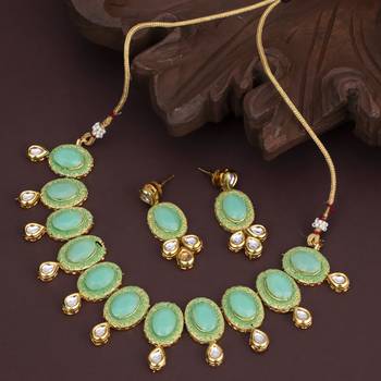 Green necklace sets 1
