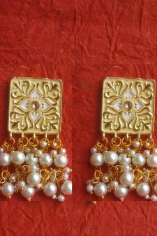 Yellow party-jewellery
