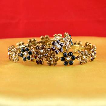 gold platted bangles size-2.4 1