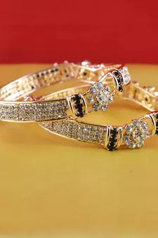 gold platted bangles size-2.4,2.6,2.8