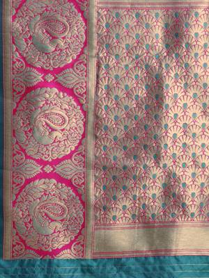 green woven silk saree with blouse 4