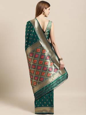 green woven silk saree with blouse 2