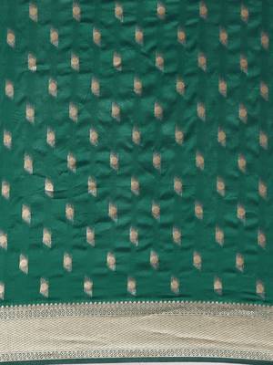 green woven silk saree with blouse 4