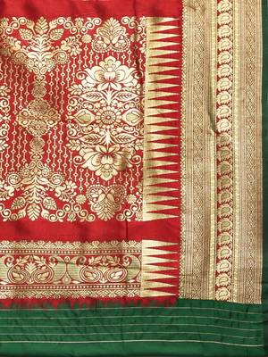 green woven silk saree with blouse 4