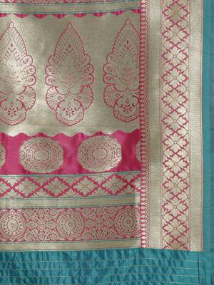 green woven silk saree with blouse 4