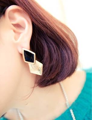 Black Drops Earrings 2