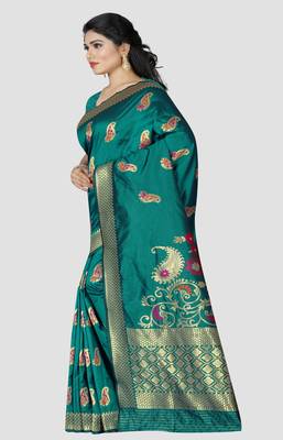 green woven  silk saree with blouse 3