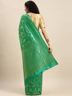 green woven  silk saree with blouse 2