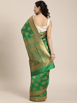 green woven silk saree with blouse 2