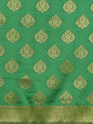 green woven silk saree with blouse 3