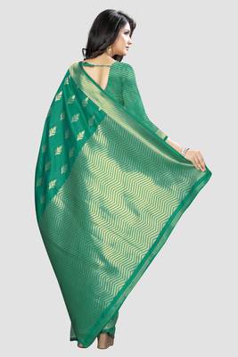 green woven  silk saree with blouse 3