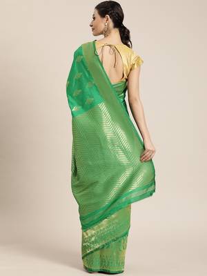 green woven  silk saree with blouse 2