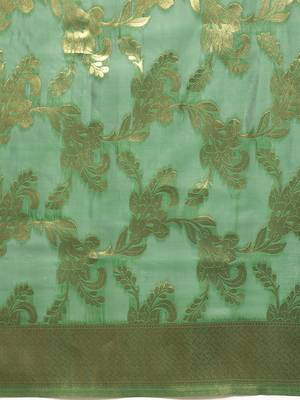 green woven  silk saree with blouse 3