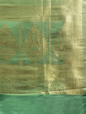 green woven  silk saree with blouse 4