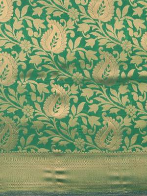 green woven silk saree with blouse 3