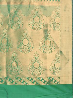 green woven silk saree with blouse 4