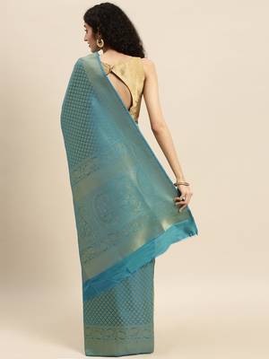 green woven  silk saree with blouse 2