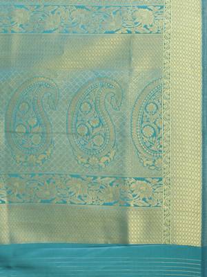 green woven  silk saree with blouse 4