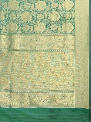 green woven  silk saree with blouse 4