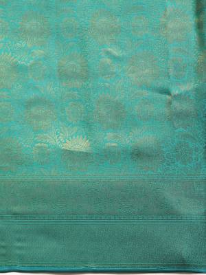 green woven silk saree with blouse 3