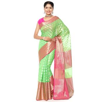Green woven art silk saree with blouse 2