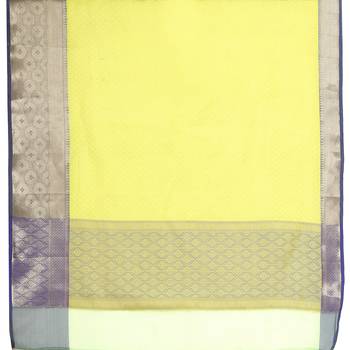 Green woven art silk saree with blouse 4