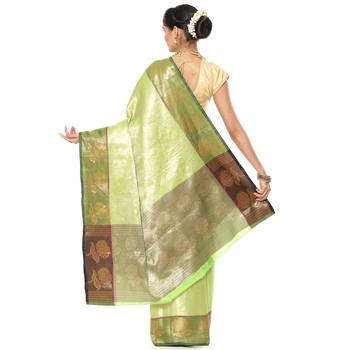 Green woven art silk saree with blouse 3