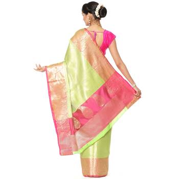 Green woven art silk saree with blouse 3
