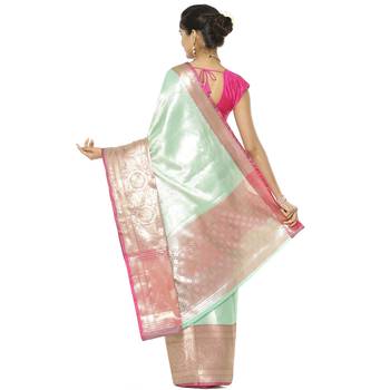 Green woven art silk saree with blouse 3