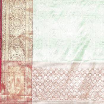Green woven art silk saree with blouse 5