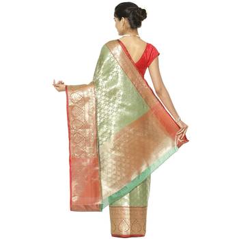 Green woven art silk saree with blouse 3