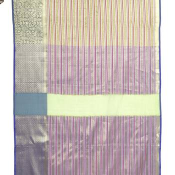Green woven art silk saree with blouse 4