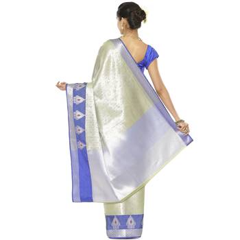 Green woven art silk saree with blouse 3