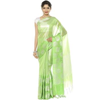 Green woven art silk saree with blouse 2