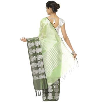 Green woven art silk saree with blouse 3